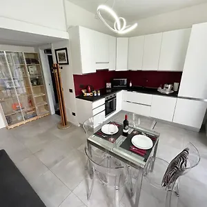  Appartamento Elegance And Tranquility At 10min From The Centre!